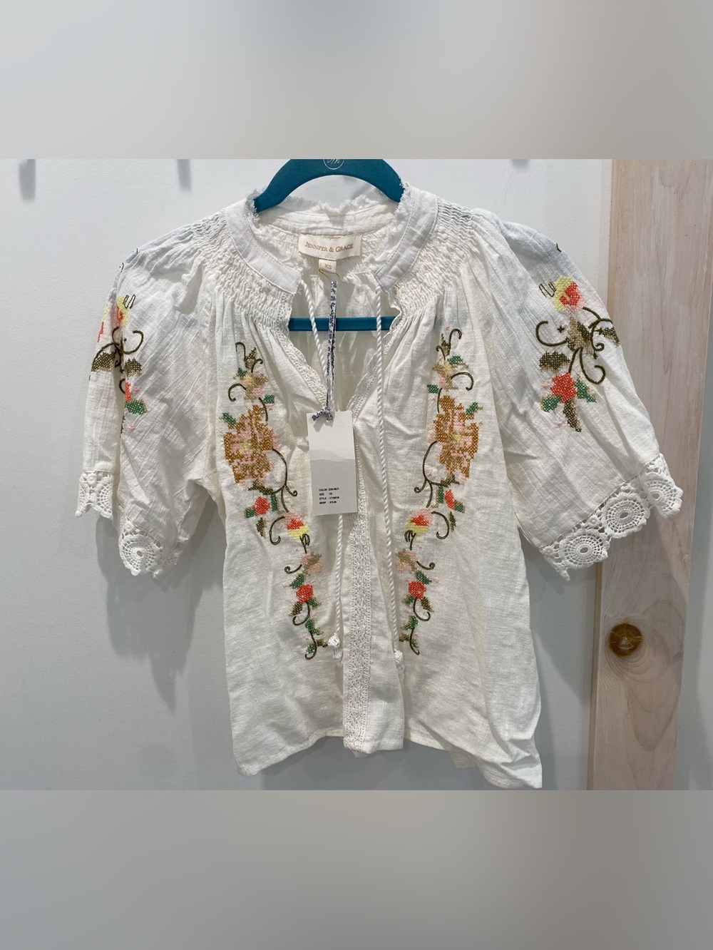 NWT Jennifer & Grace Embroidered Shirt / Blouse Sz. XS